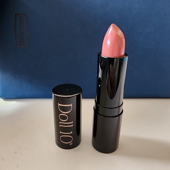 Doll 10 So Chic Lip Rouge Lipstick New, Never Used - Picture 1 of 3